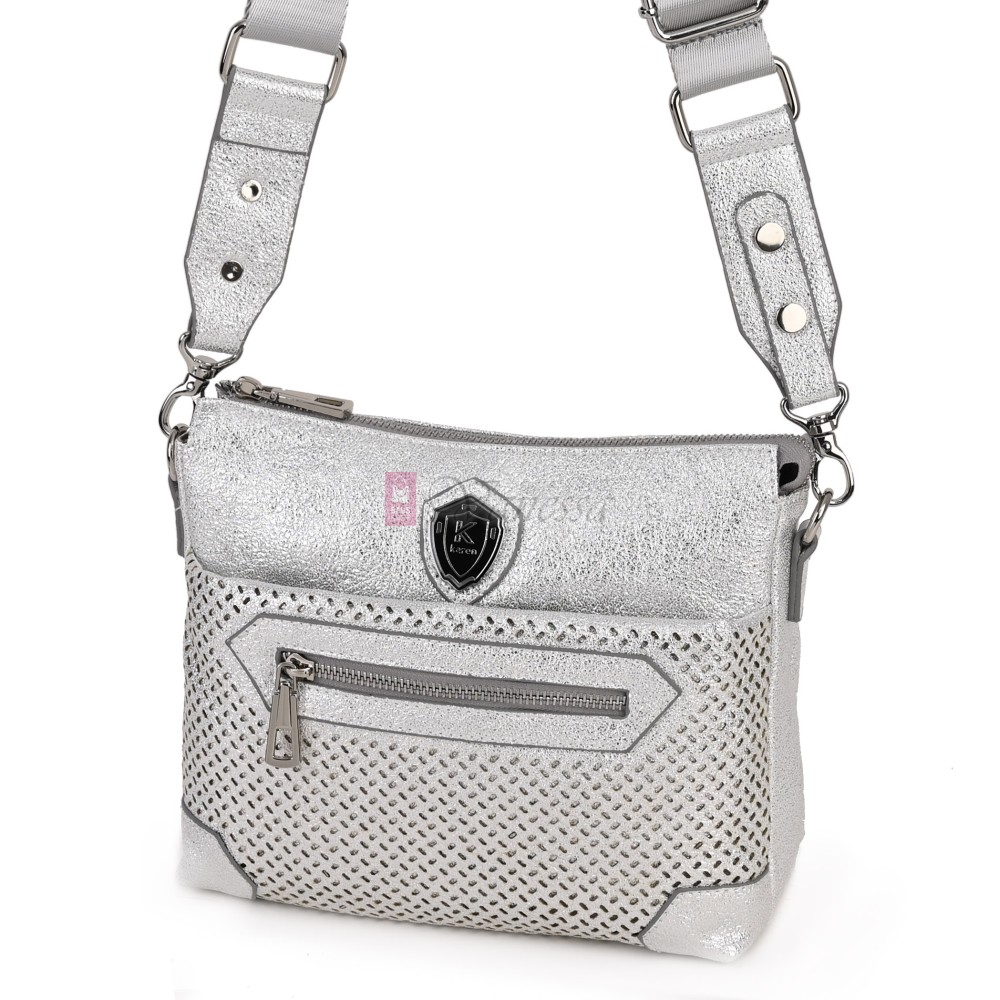 Малка дамска чанта от висококачествена еко кожа, в сребрист цвят. Код: K025